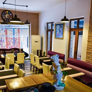 Corner Living Space Oda ve Kahvaltı